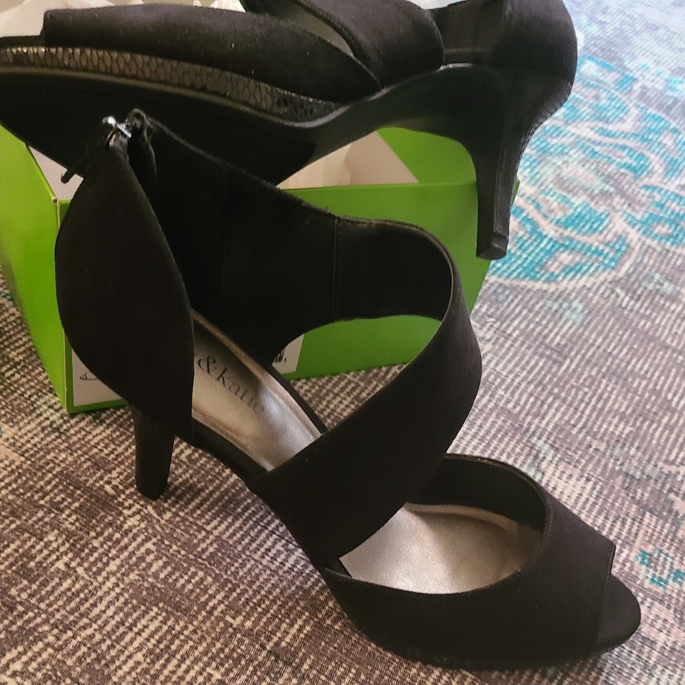 Kelly & Katie black strappy heels size 9